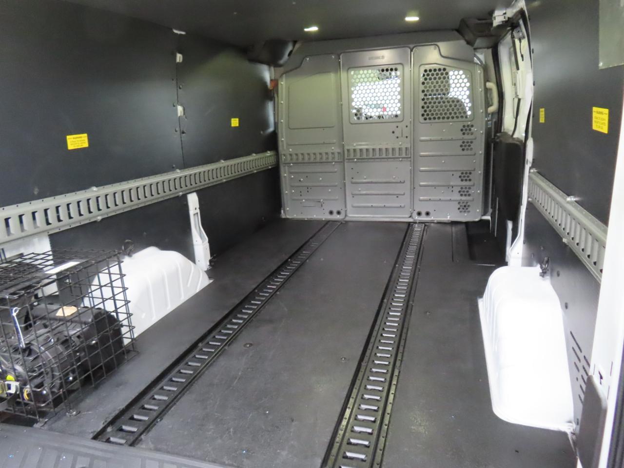 Ford Transit 150 Van Low Roof 60/40 Pass. 130-in. WB 2017