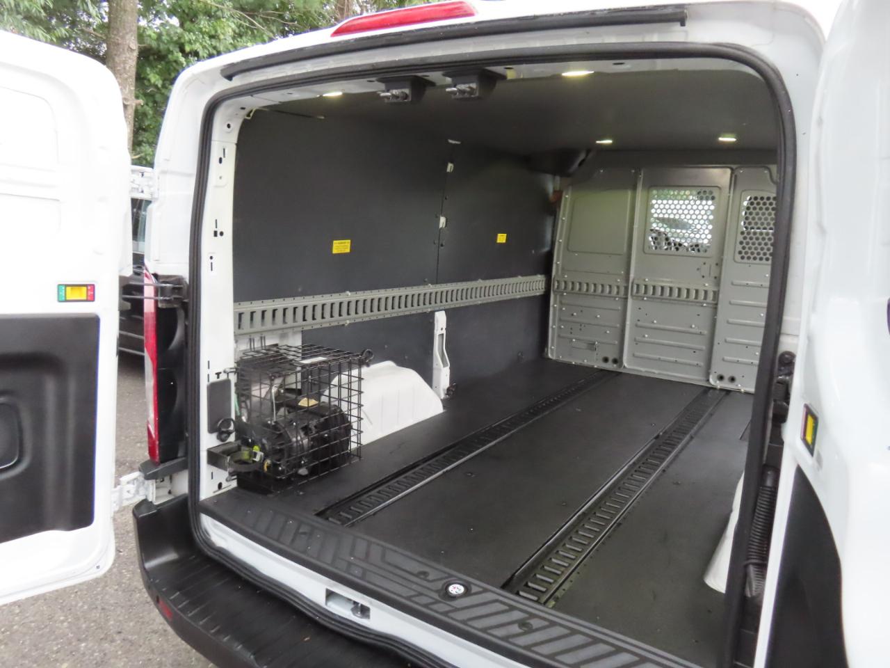 Ford Transit 150 Van Low Roof 60/40 Pass. 130-in. WB 2017