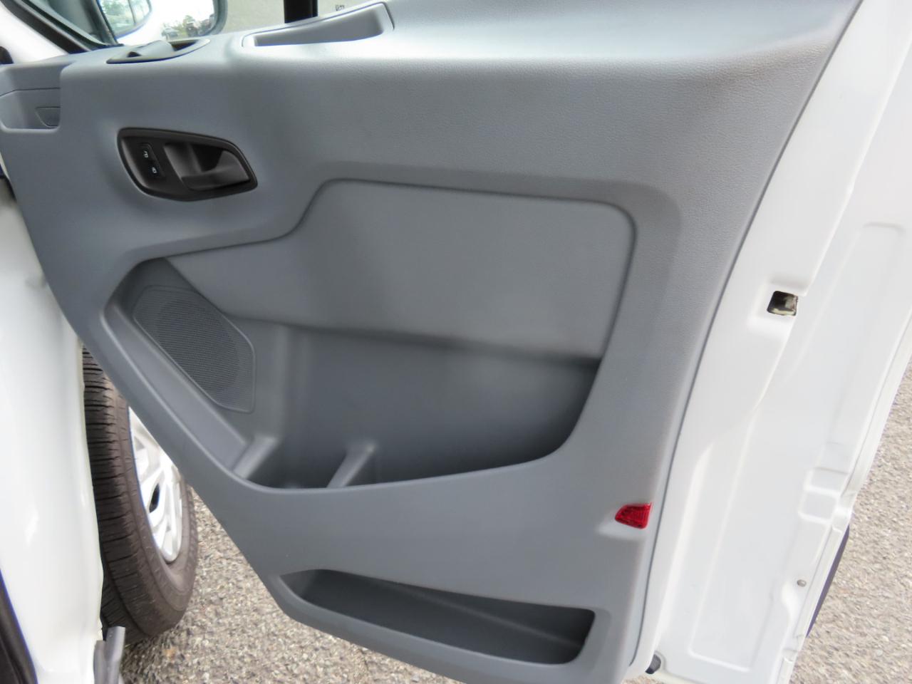 Ford Transit 150 Van Low Roof 60/40 Pass. 130-in. WB 2017