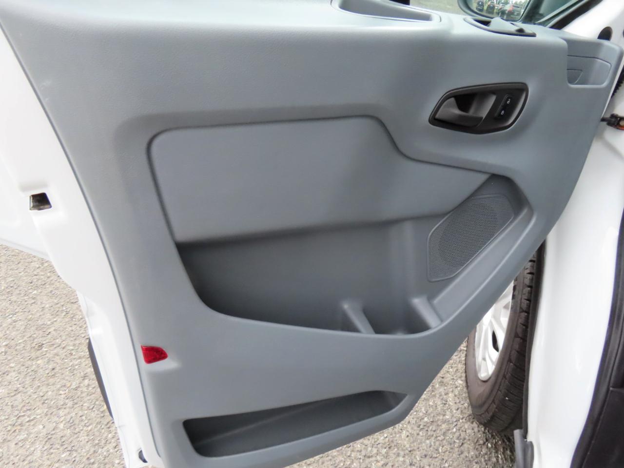 Ford Transit 150 Van Low Roof 60/40 Pass. 130-in. WB 2017