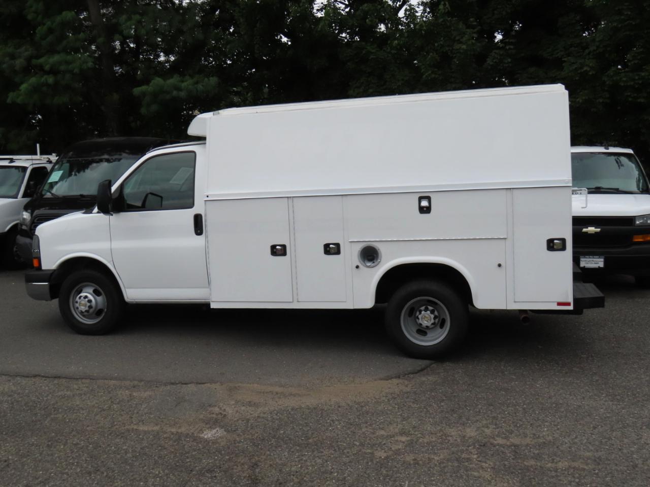 Chevrolet Express G3500 139" 2015