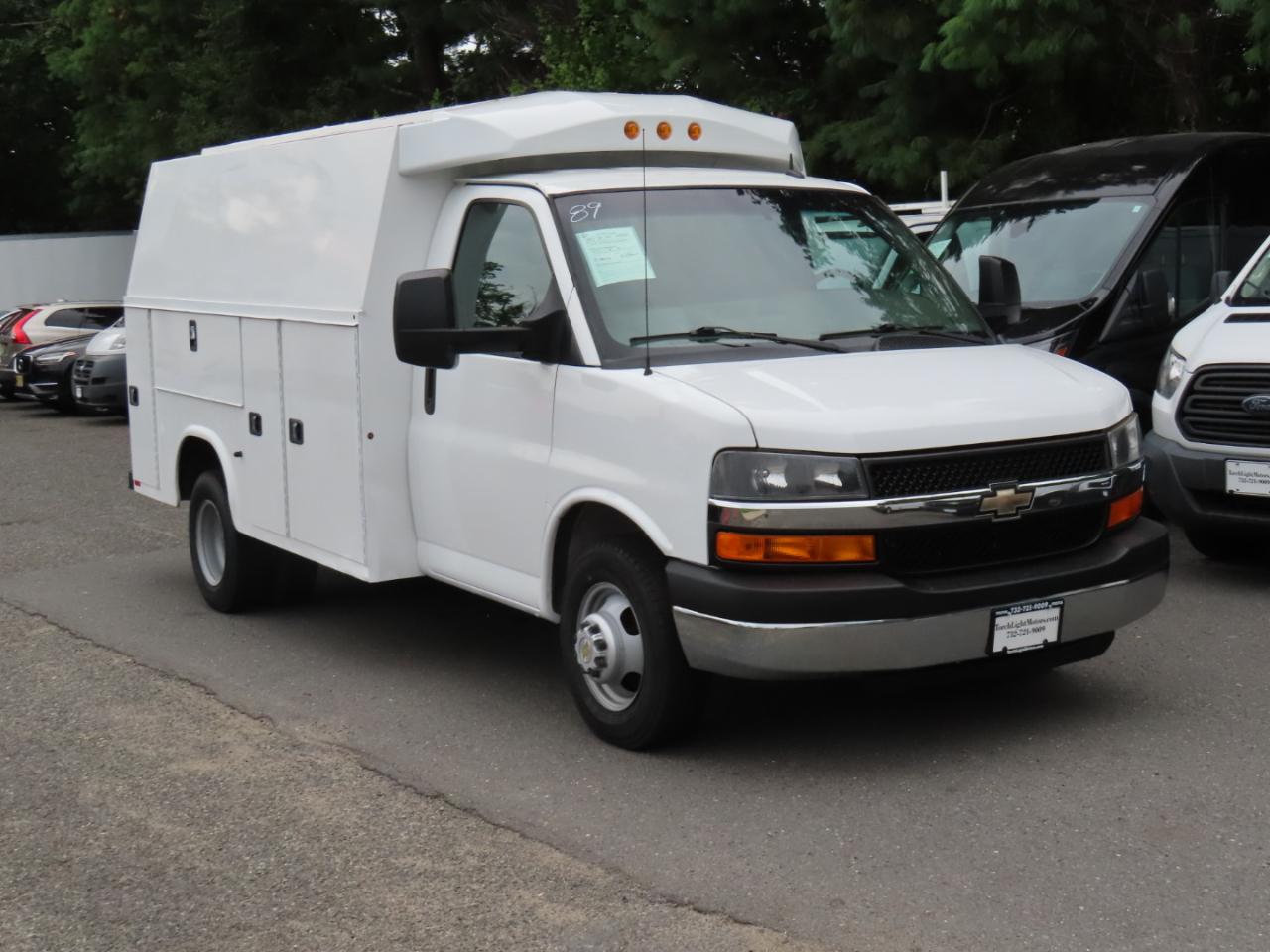 Chevrolet Express G3500 139" 2015