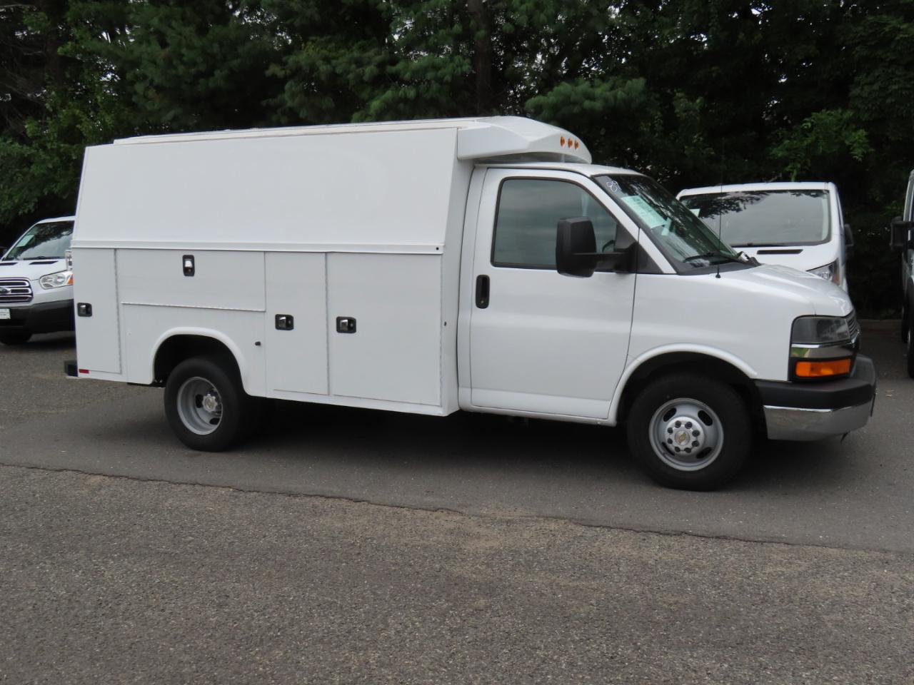 Chevrolet Express G3500 139" 2015