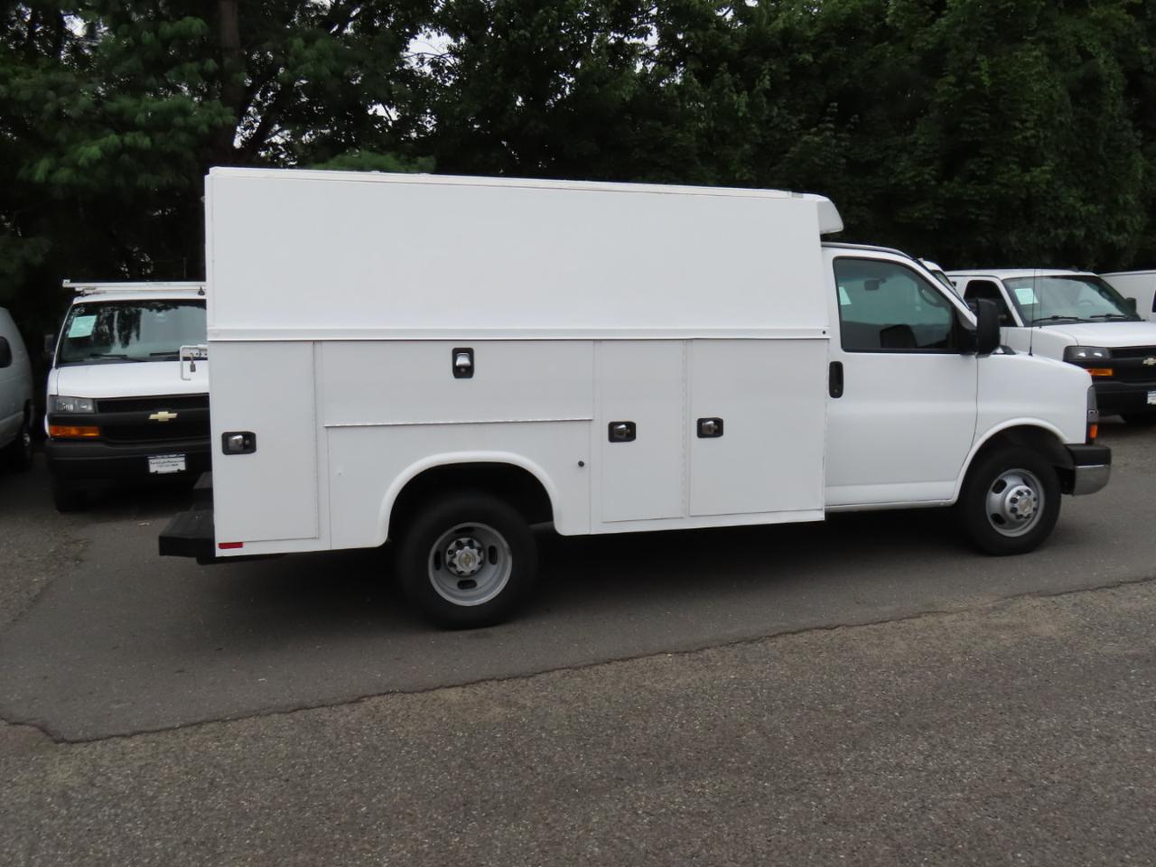 Chevrolet Express G3500 139" 2015