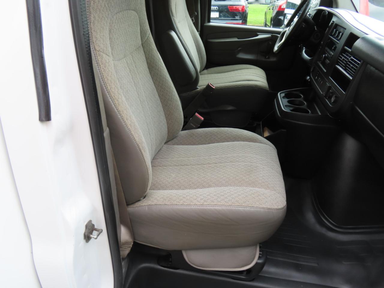 Chevrolet Express G3500 139" 2015