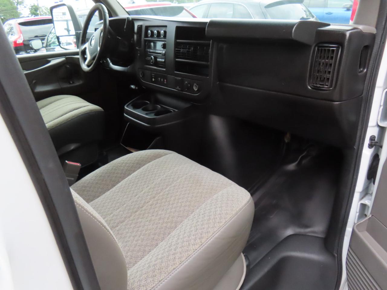 Chevrolet Express G3500 139" 2015