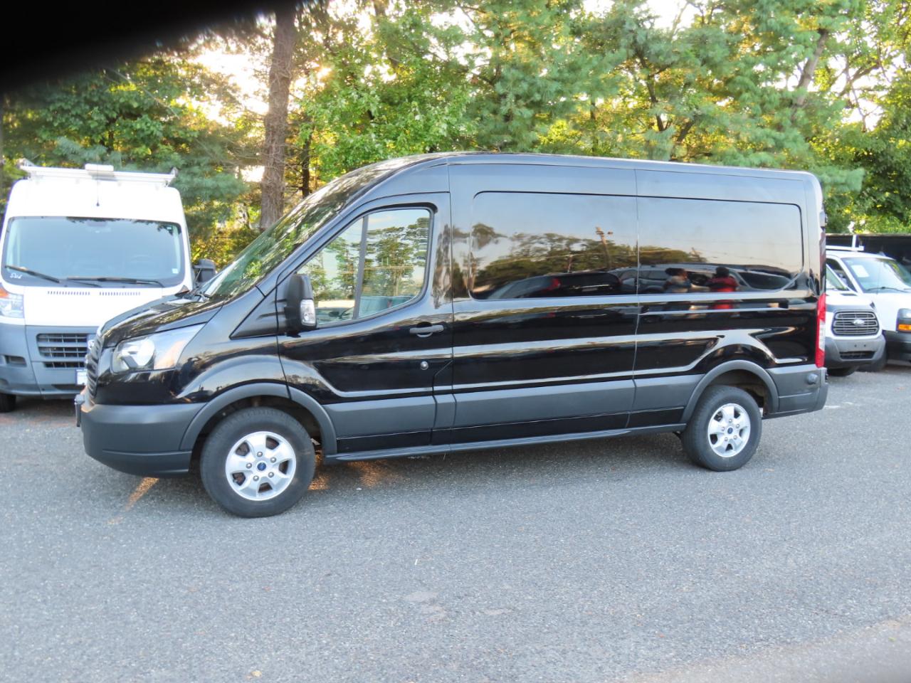 Ford Transit 250 Van Med. Roof w/Sliding Pass. 148-in. WB 2018