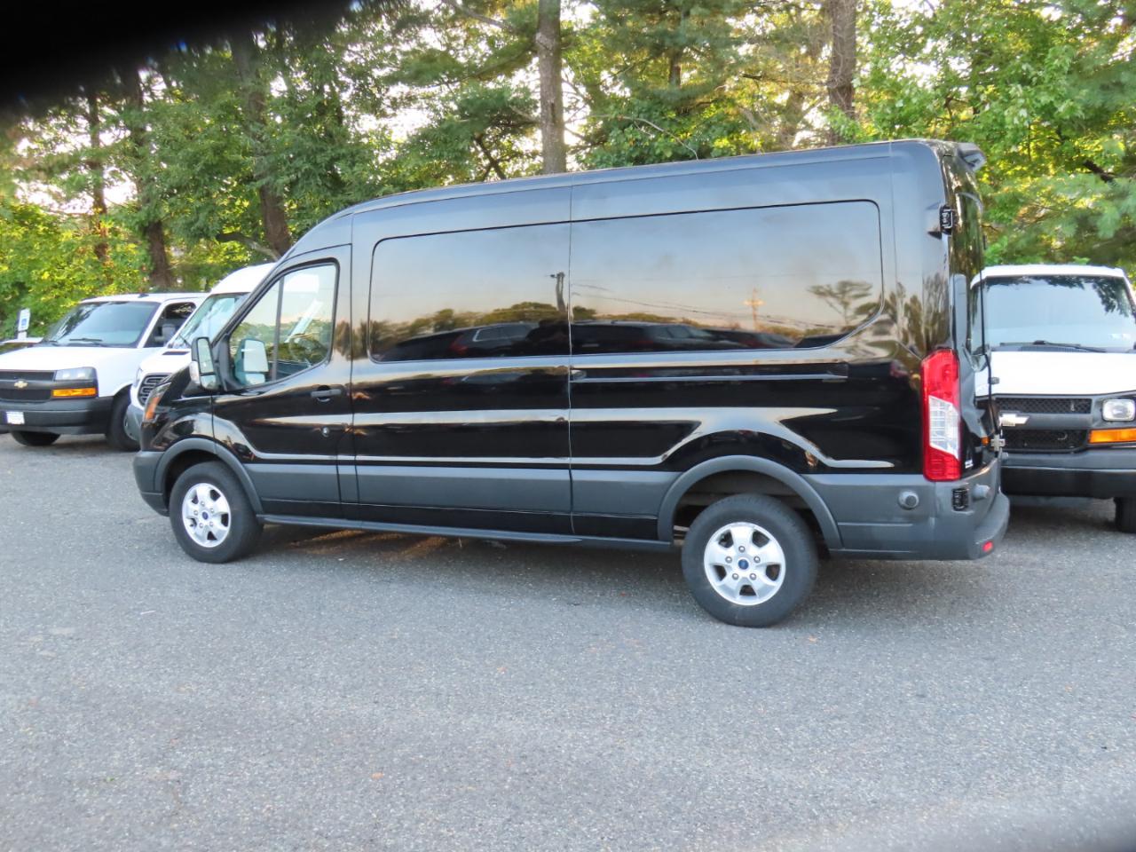 Ford Transit 250 Van Med. Roof w/Sliding Pass. 148-in. WB 2018