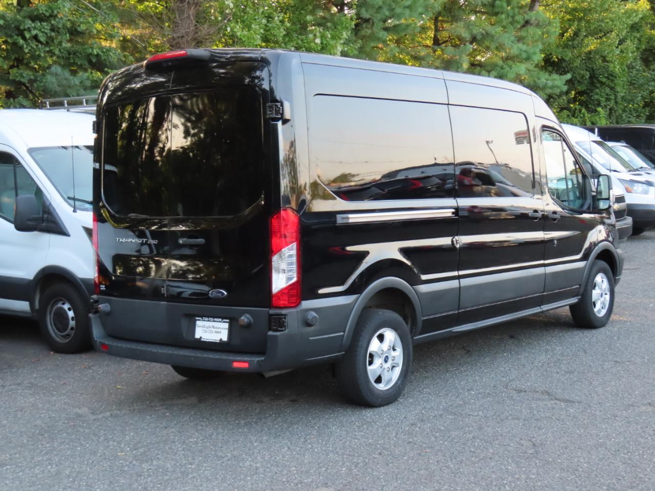 Ford Transit 250 Van Med. Roof w/Sliding Pass. 148-in. WB 2018