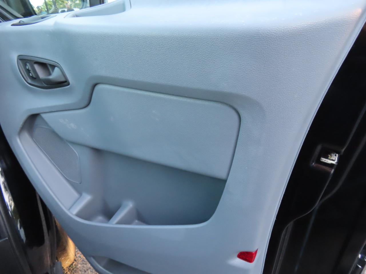 Ford Transit 250 Van Med. Roof w/Sliding Pass. 148-in. WB 2018