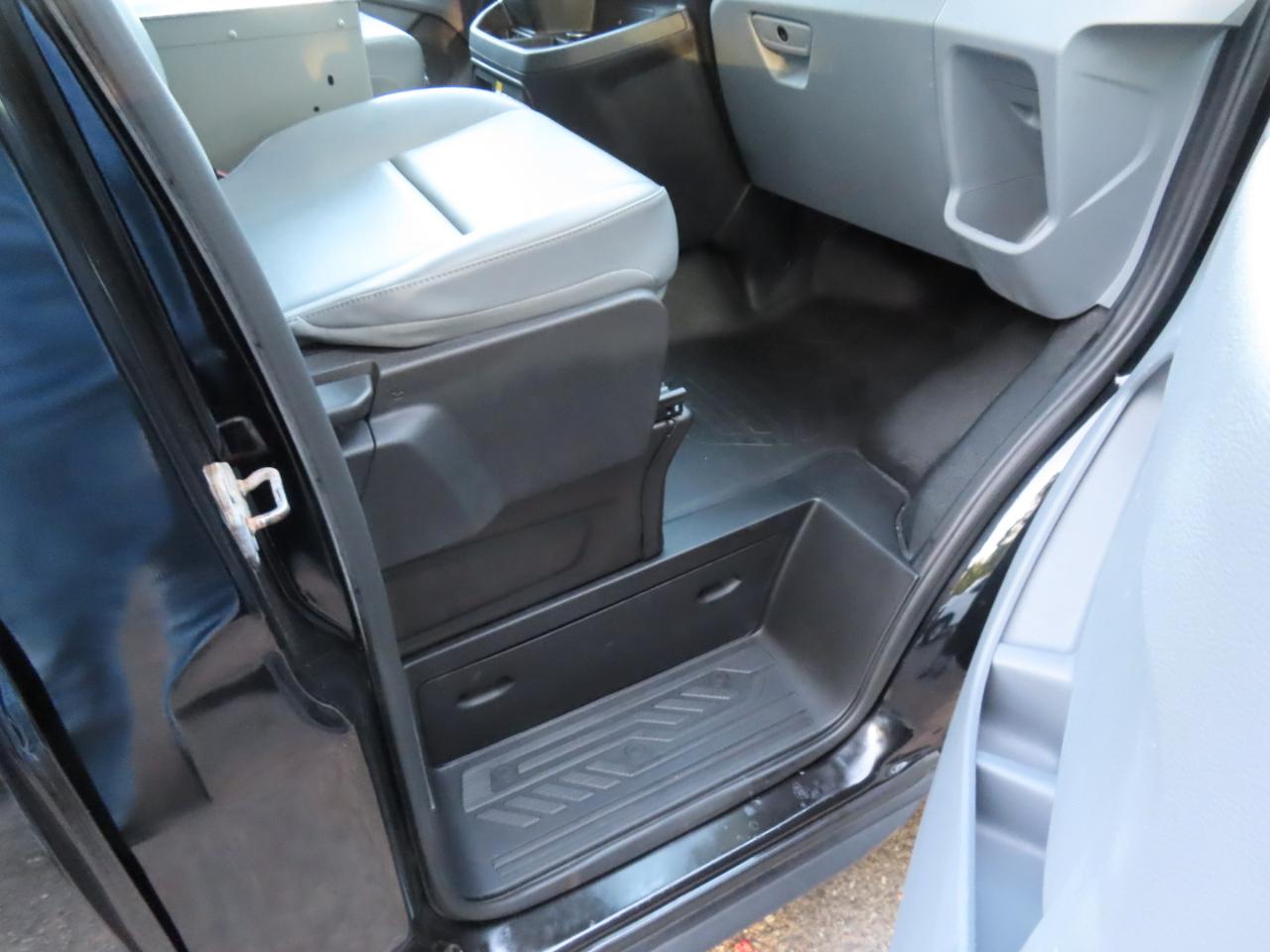 Ford Transit 250 Van Med. Roof w/Sliding Pass. 148-in. WB 2018