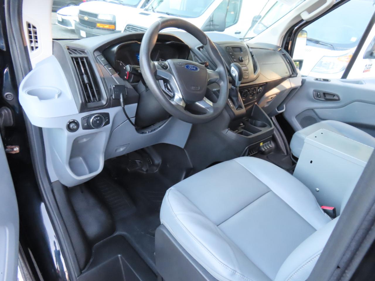 Ford Transit 250 Van Med. Roof w/Sliding Pass. 148-in. WB 2018
