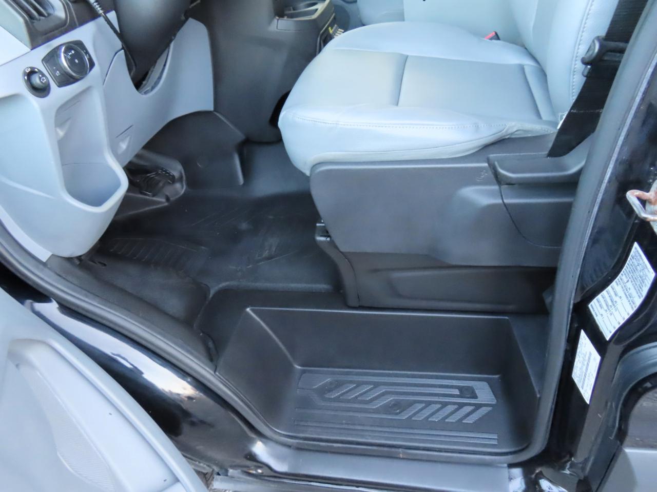 Ford Transit 250 Van Med. Roof w/Sliding Pass. 148-in. WB 2018