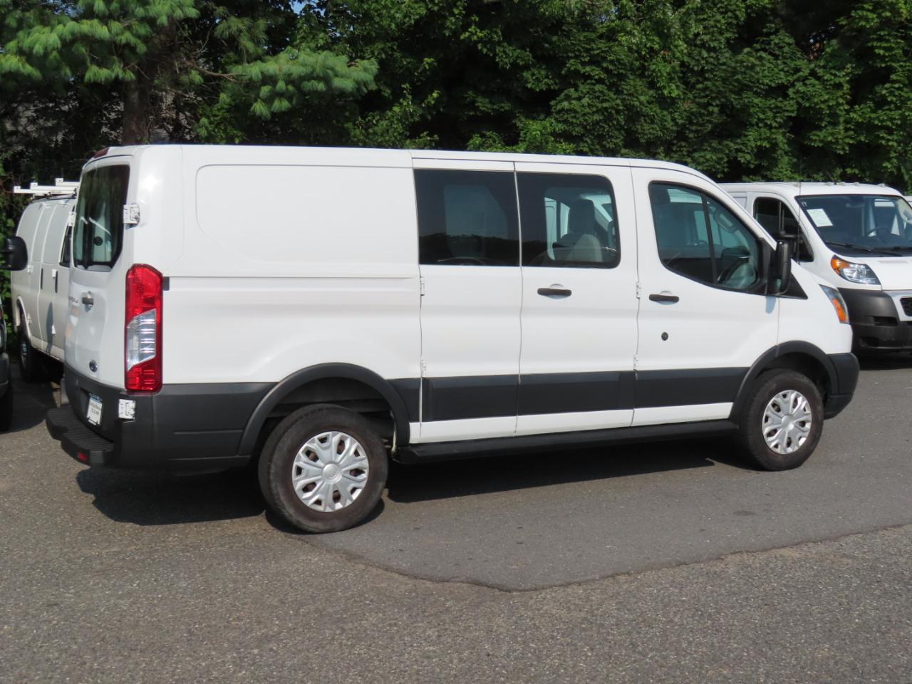 Ford Transit 250 Van Low Roof 60/40 Pass.130-in. WB 2016