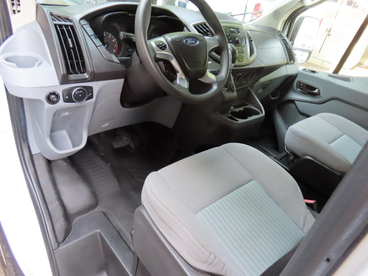 Ford Transit 250 Van Low Roof 60/40 Pass.130-in. WB 2016