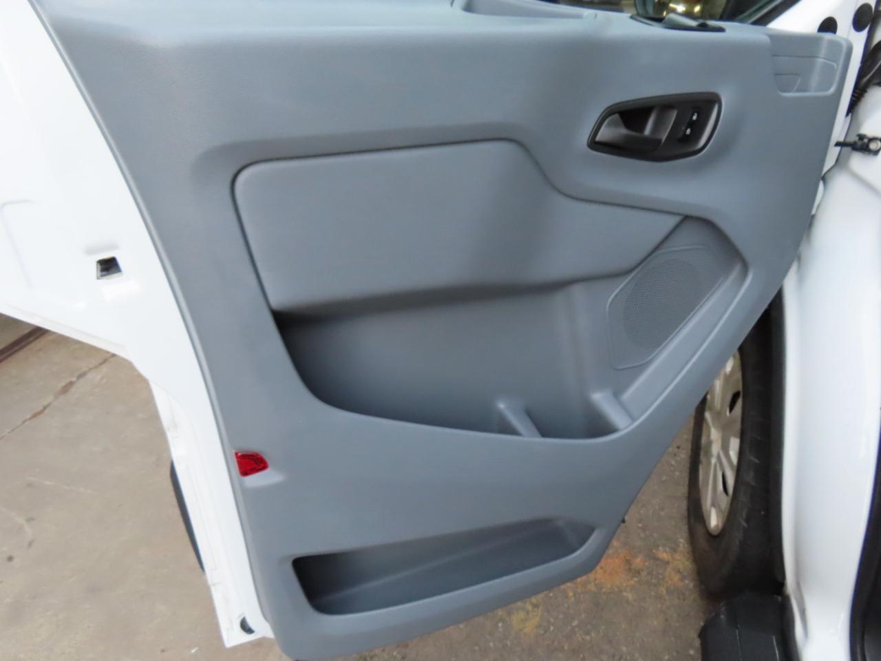 Ford Transit 250 Van Low Roof 60/40 Pass.130-in. WB 2016