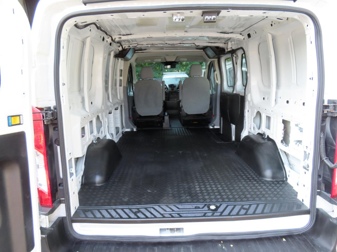Ford Transit 250 Van Low Roof 60/40 Pass.130-in. WB 2016