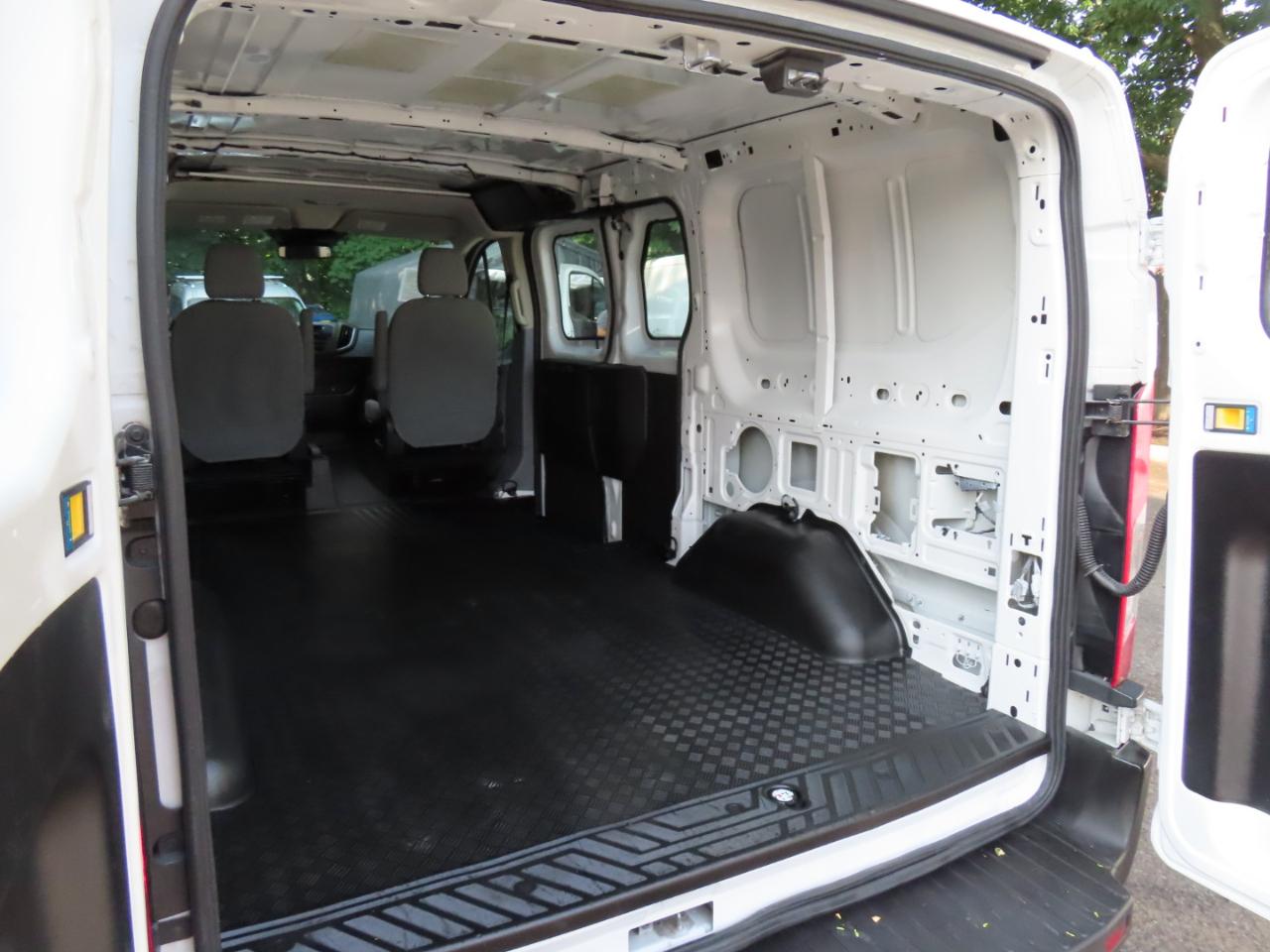 Ford Transit 250 Van Low Roof 60/40 Pass.130-in. WB 2016