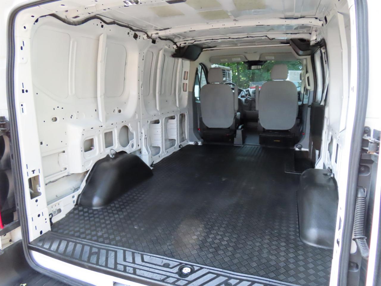 Ford Transit 250 Van Low Roof 60/40 Pass.130-in. WB 2016