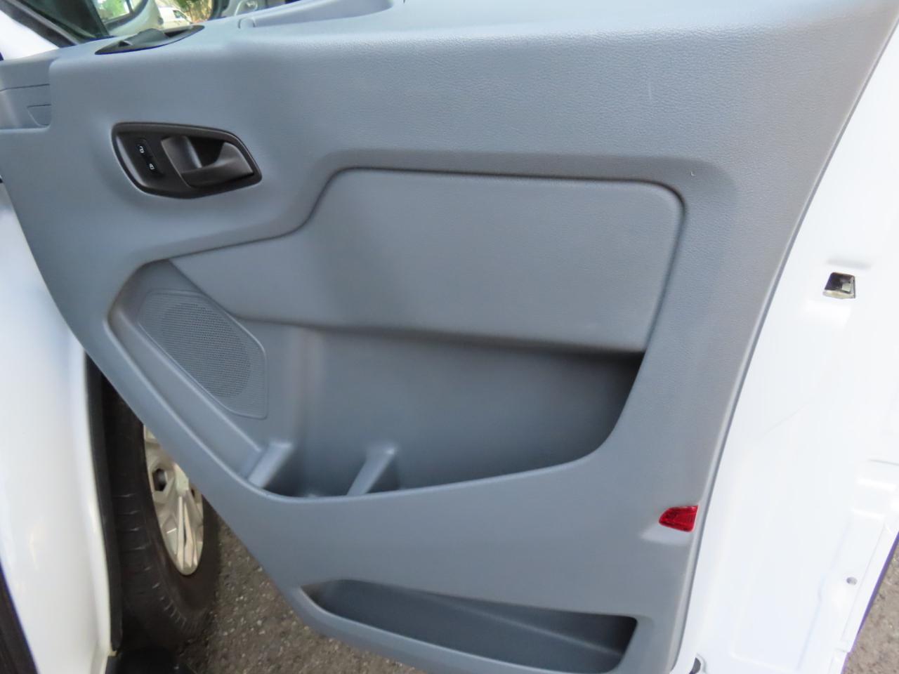 Ford Transit 250 Van Low Roof 60/40 Pass.130-in. WB 2016