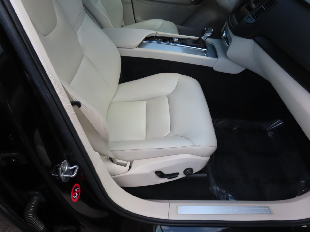 Volvo XC90 T6 Momentum AWD 2017