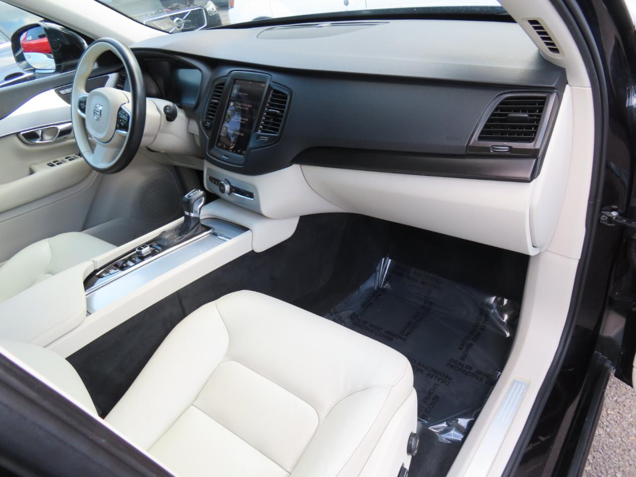 Volvo XC90 T6 Momentum AWD 2017