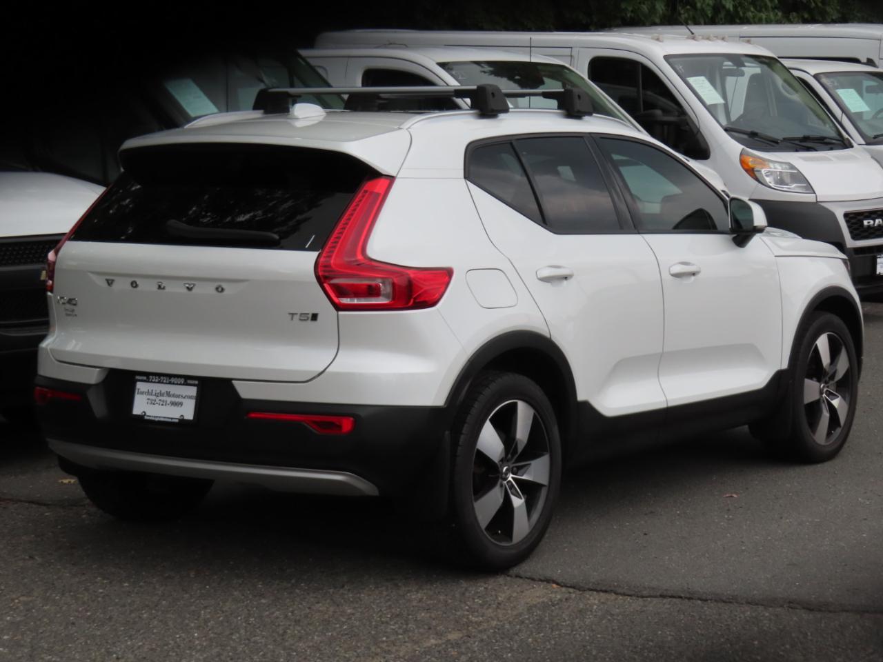 Volvo XC40 T5 Momentum AWD 2021