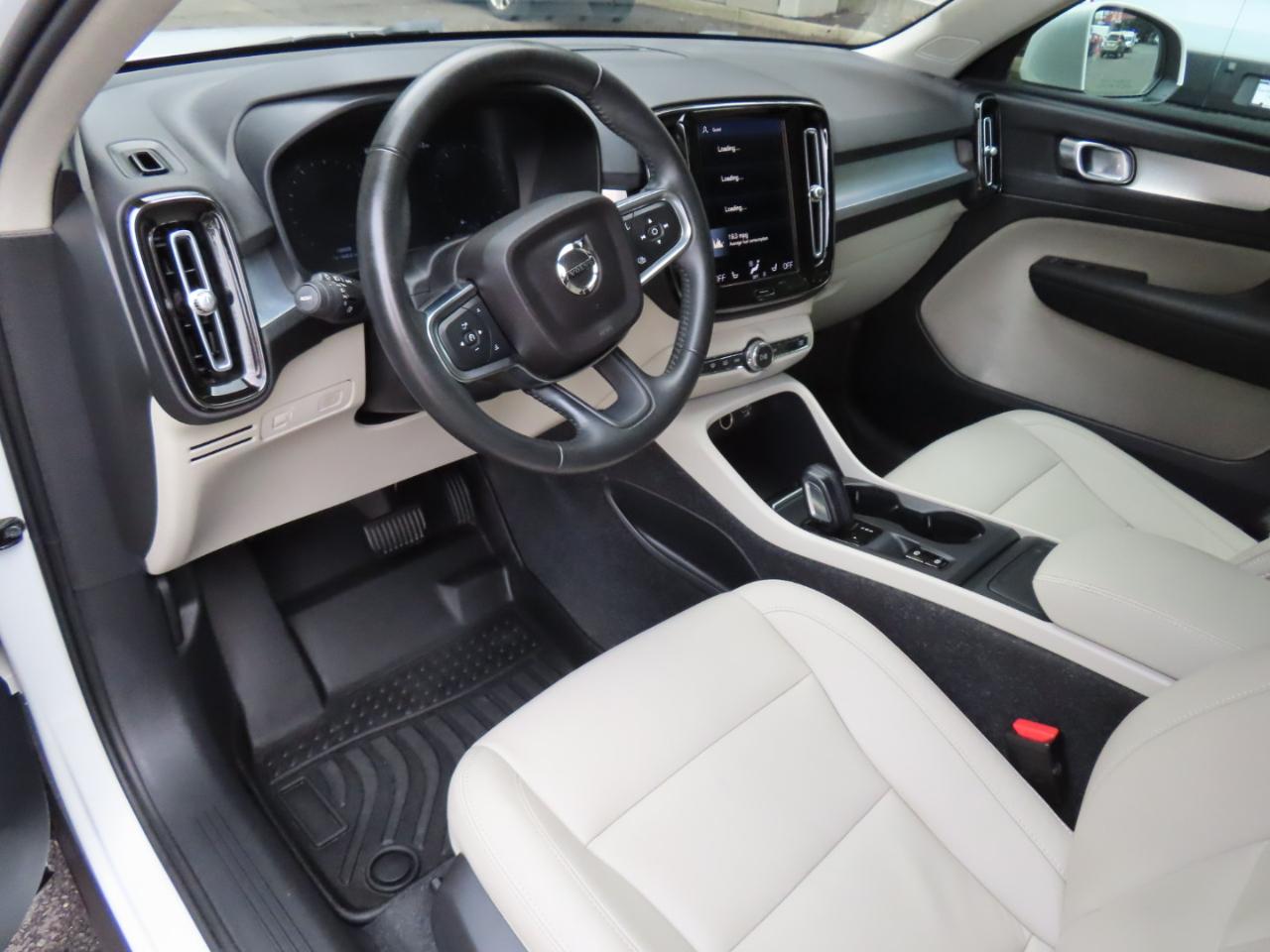 Volvo XC40 T5 Momentum AWD 2021