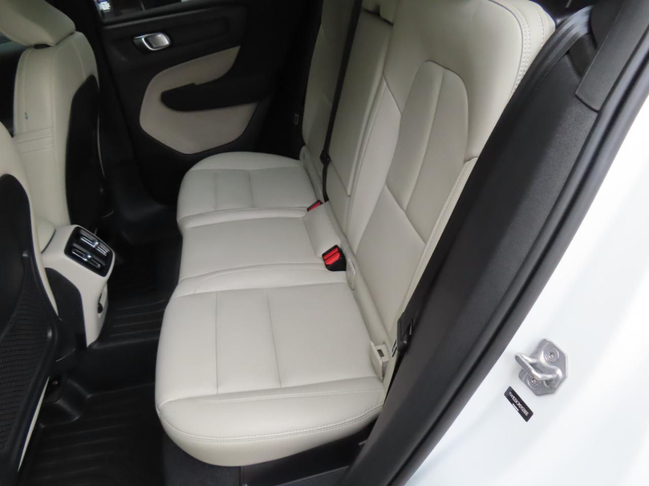 Volvo XC40 T5 Momentum AWD 2021
