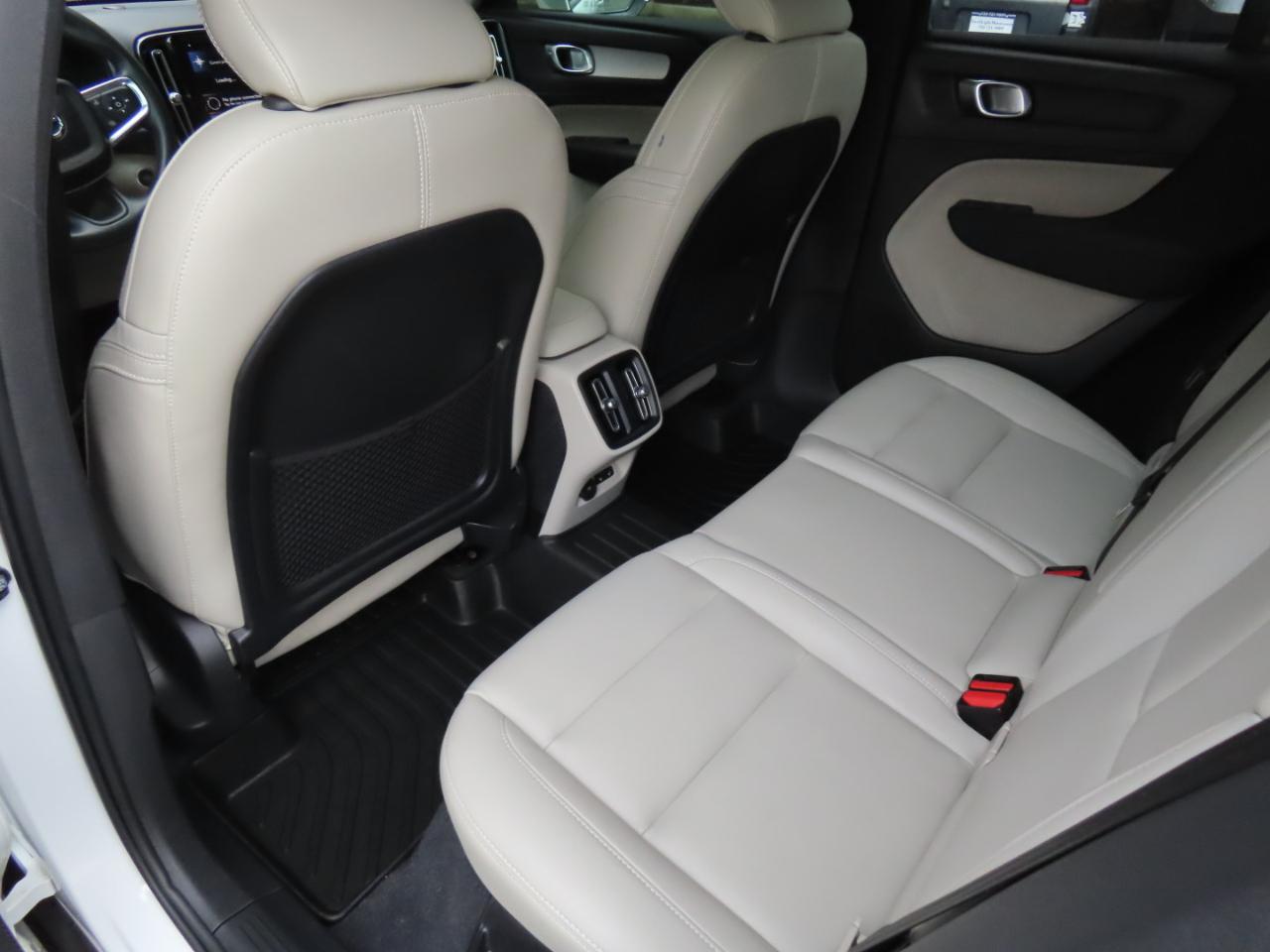 Volvo XC40 T5 Momentum AWD 2021