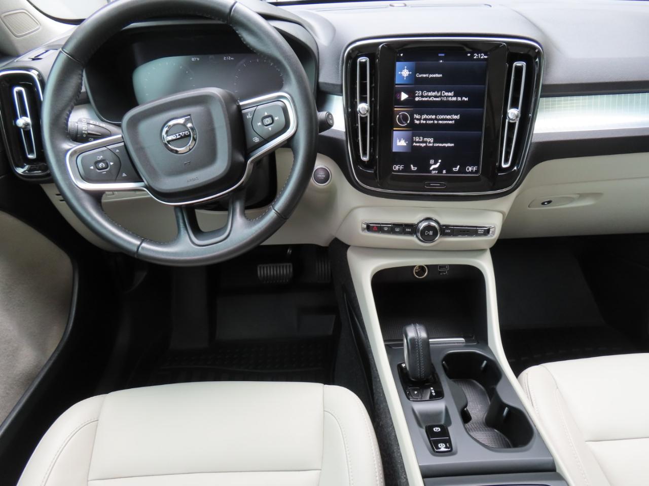 Volvo XC40 T5 Momentum AWD 2021