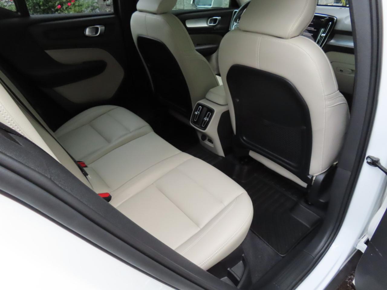 Volvo XC40 T5 Momentum AWD 2021