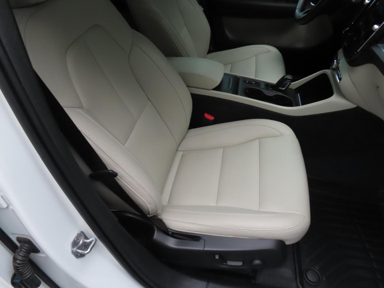 Volvo XC40 T5 Momentum AWD 2021