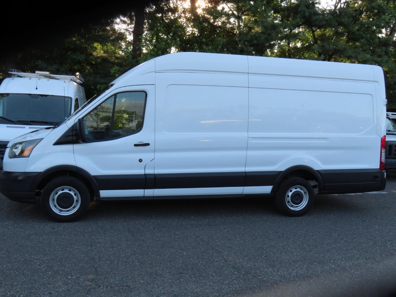 Ford Transit 350 Van High Roof w/Sliding Pass. 148-in. WB EL 2018