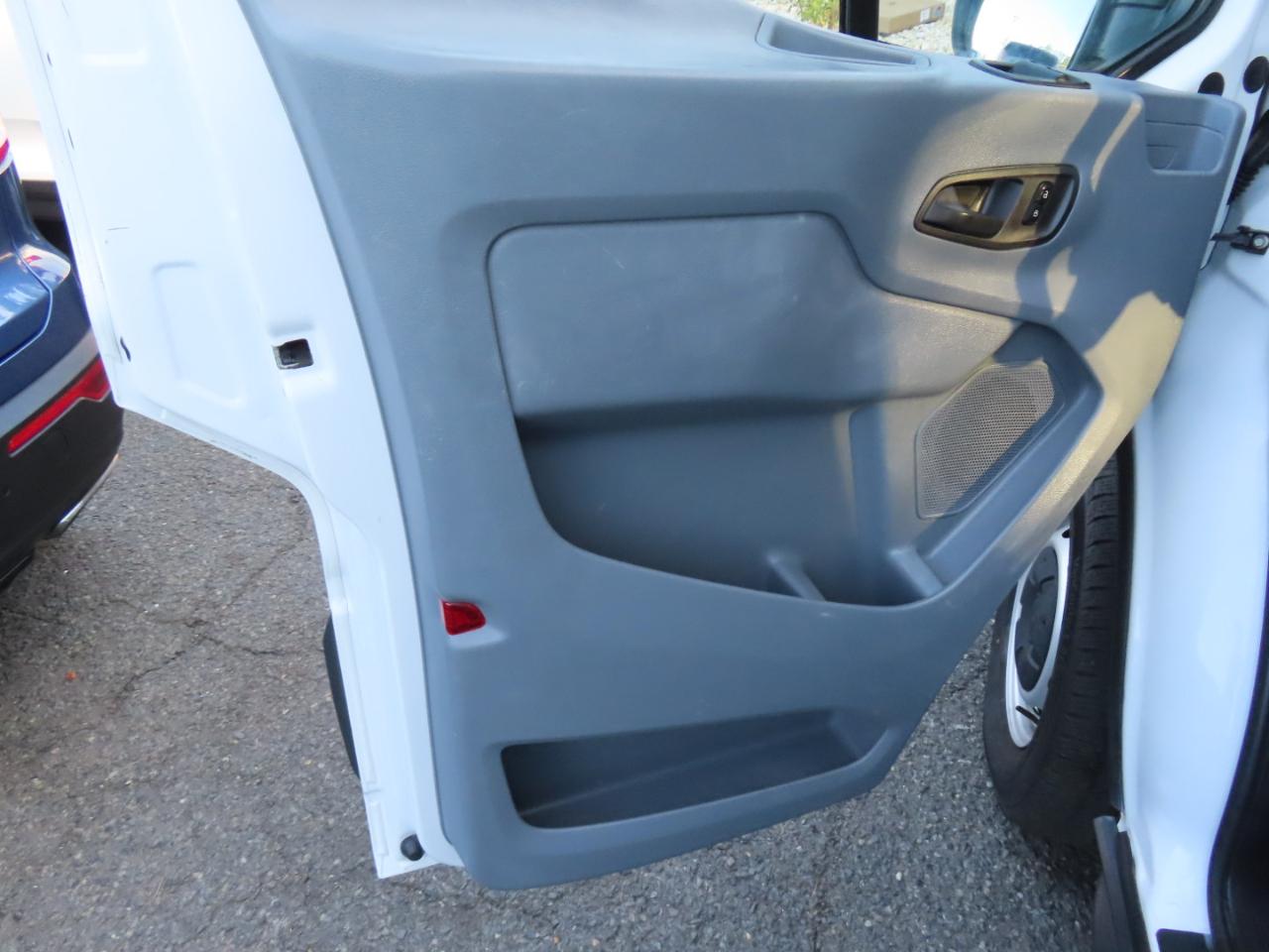 Ford Transit 350 Van High Roof w/Sliding Pass. 148-in. WB EL 2018