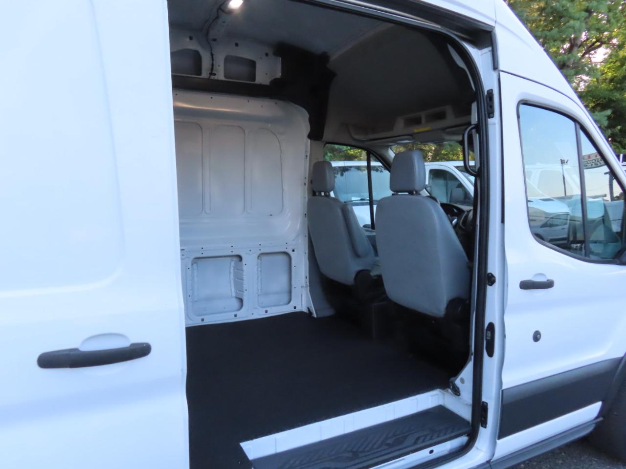 Ford Transit 350 Van High Roof w/Sliding Pass. 148-in. WB EL 2018