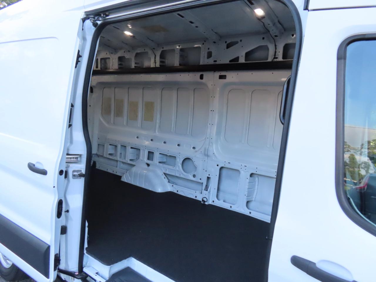 Ford Transit 350 Van High Roof w/Sliding Pass. 148-in. WB EL 2018