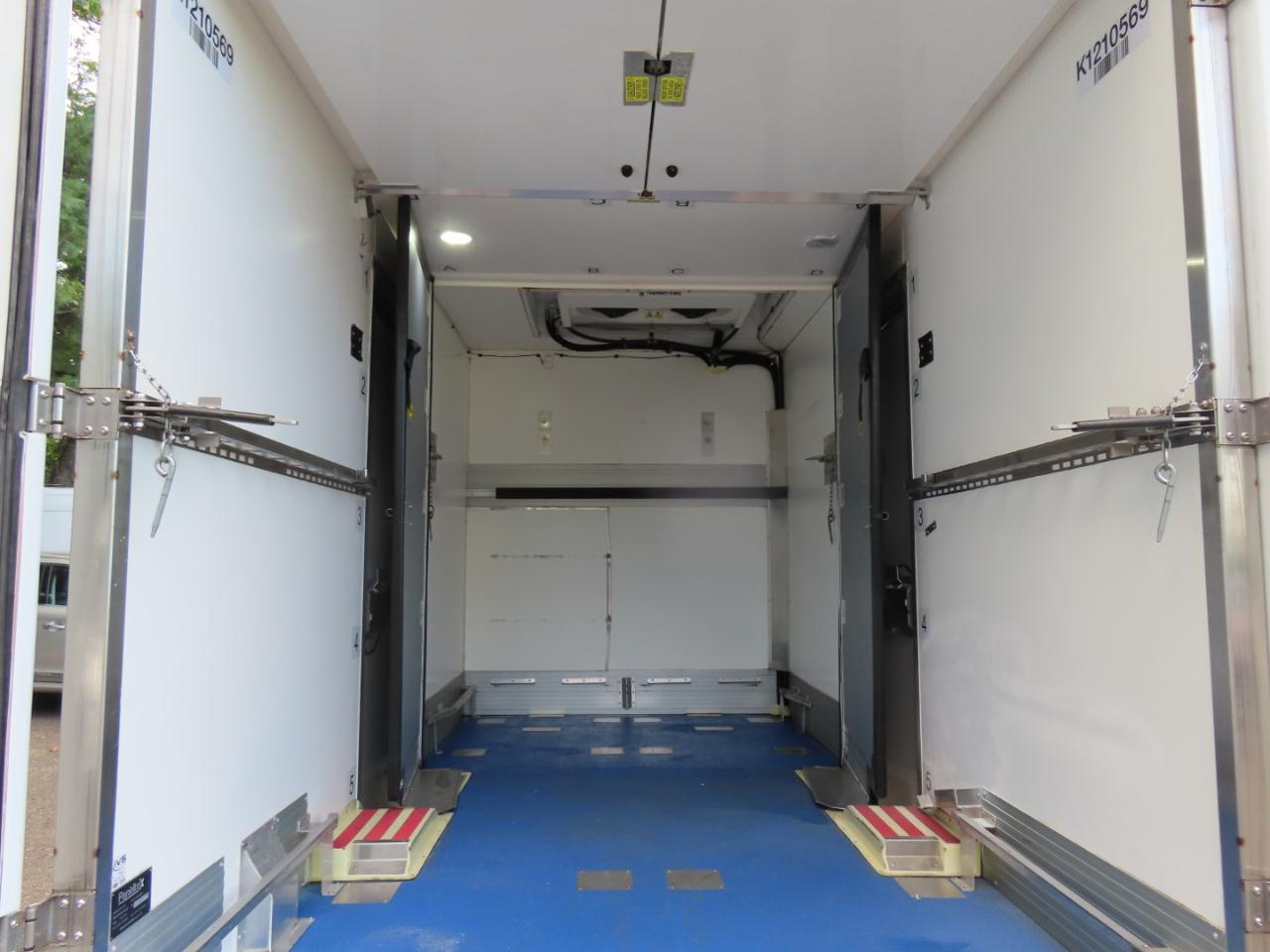 Ford Econoline E-350 Super Duty 2023