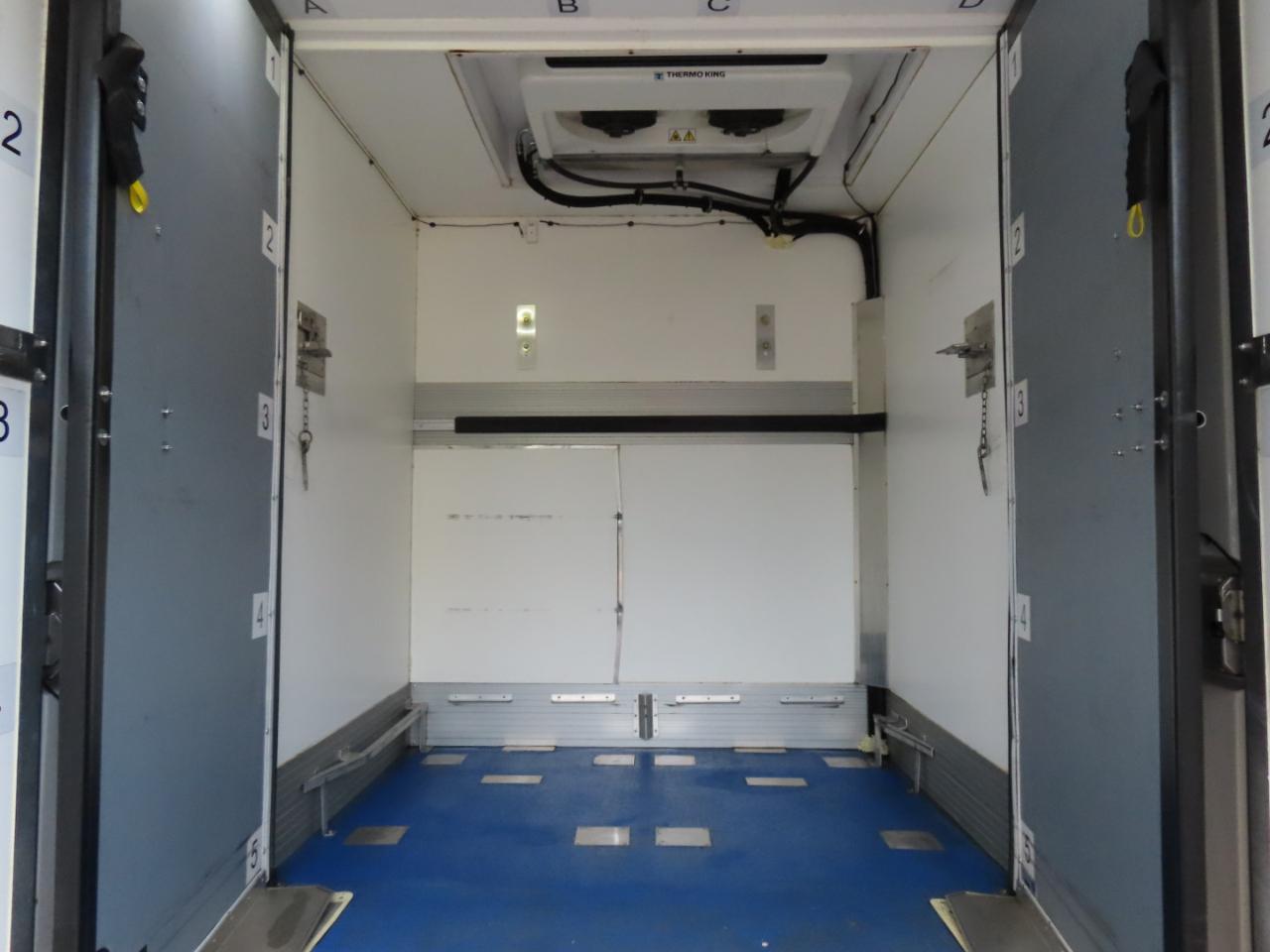 Ford Econoline E-350 Super Duty 2023