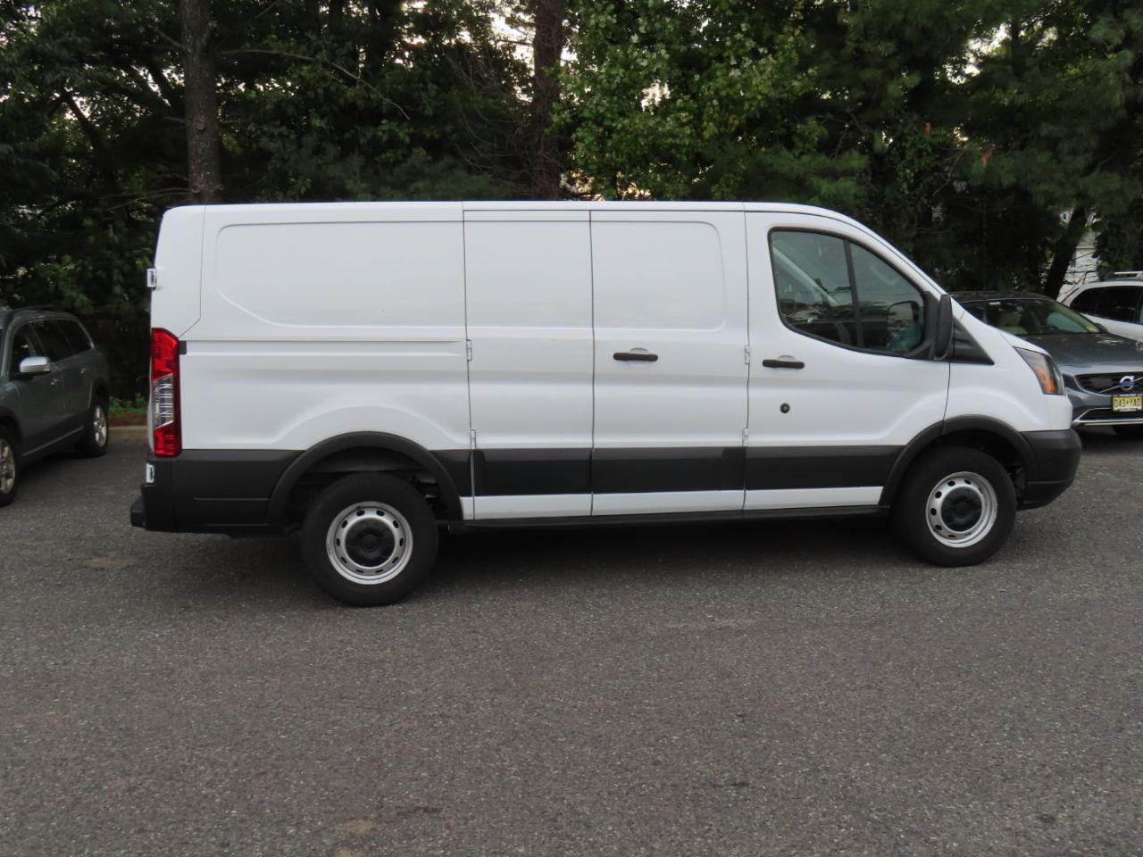 Ford Transit 250 Van Low Roof 60/40 Pass.130-in. WB 2019