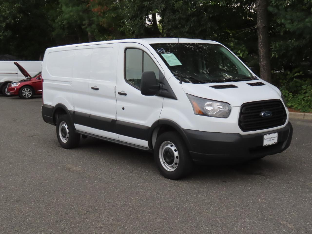 Ford Transit 250 Van Low Roof 60/40 Pass.130-in. WB 2019