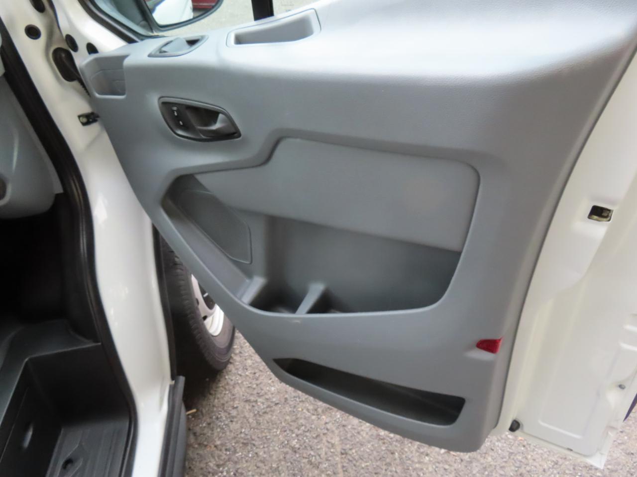 Ford Transit 250 Van Low Roof 60/40 Pass.130-in. WB 2019
