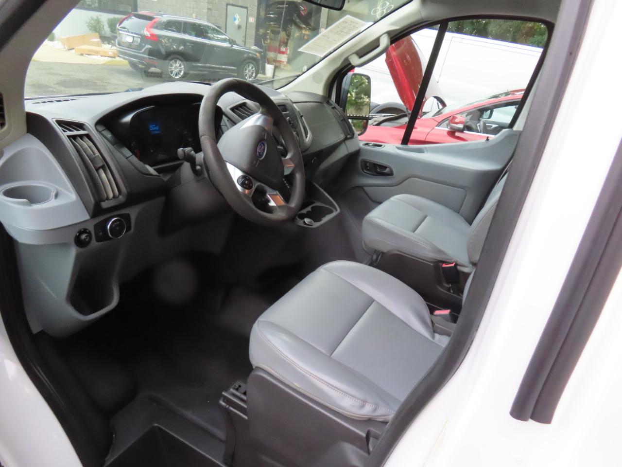 Ford Transit 250 Van Low Roof 60/40 Pass.130-in. WB 2019