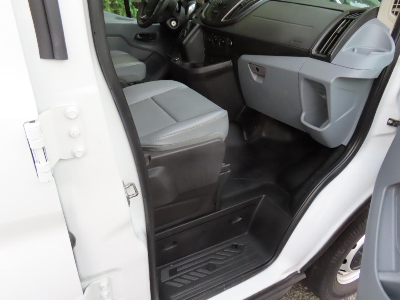 Ford Transit 250 Van Low Roof 60/40 Pass.130-in. WB 2019