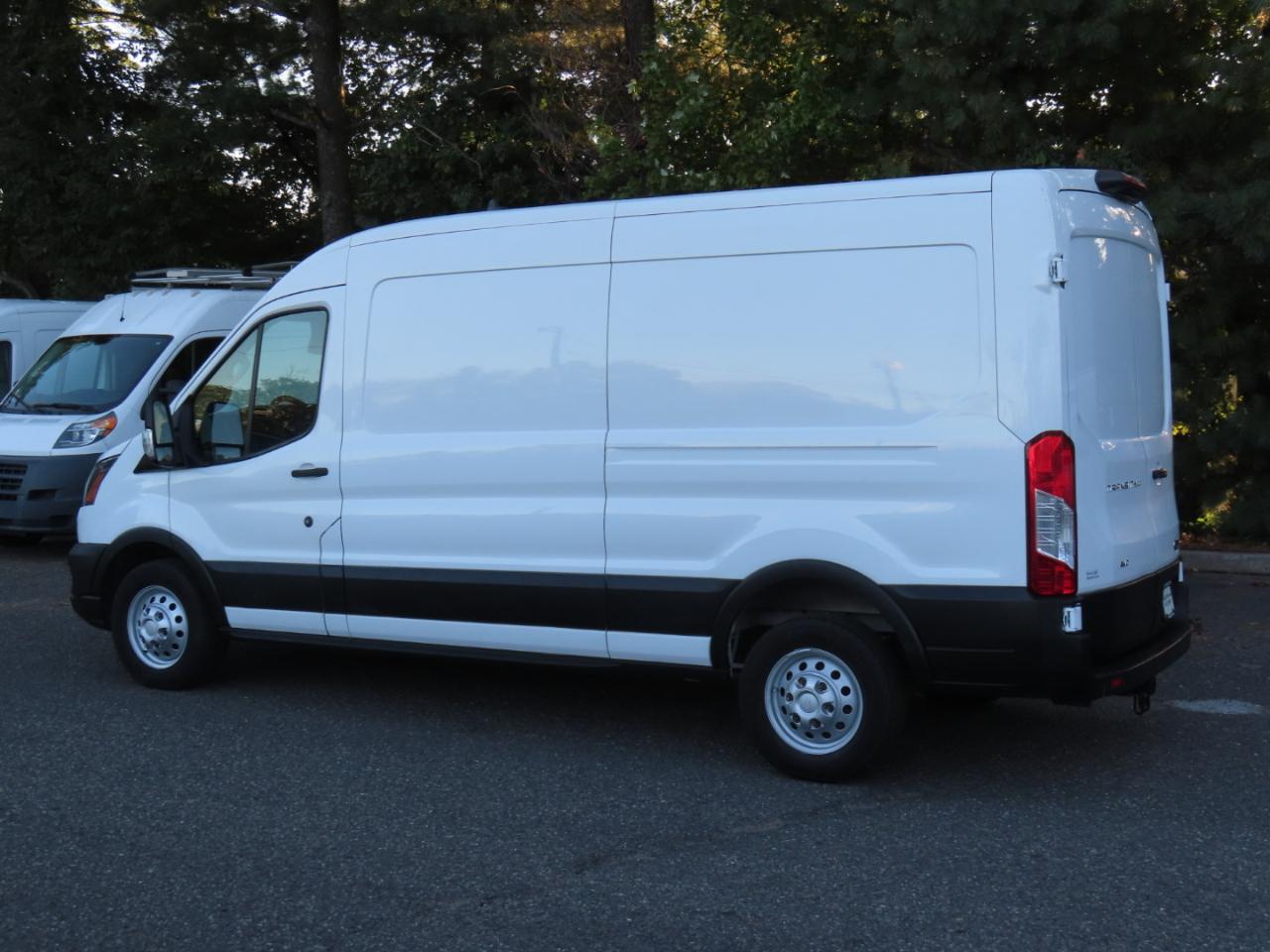 Ford Transit 250 Van Med. Roof w/Sliding Pass. 148-in. WB 2021