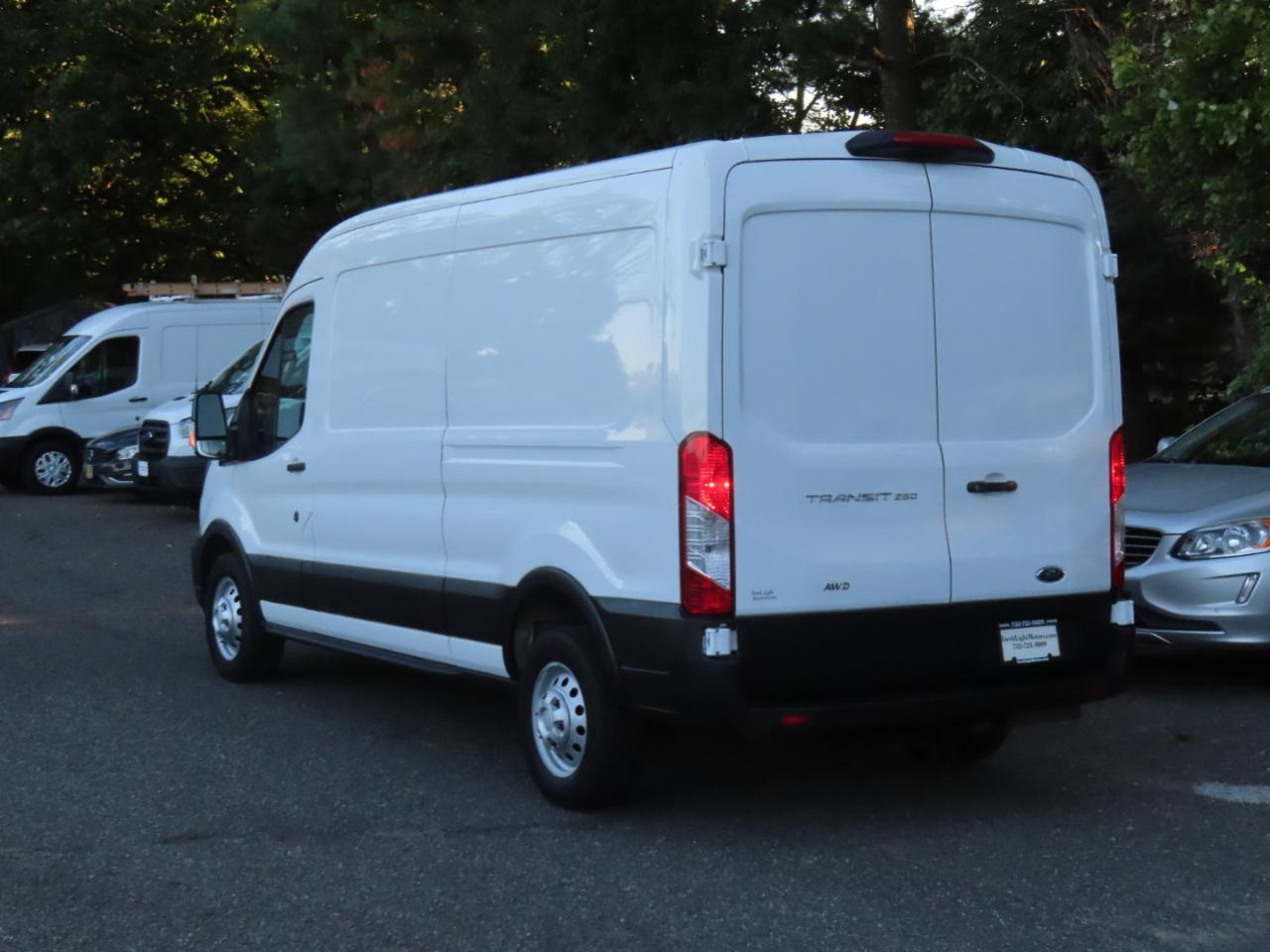 Ford Transit 250 Van Med. Roof w/Sliding Pass. 148-in. WB 2021