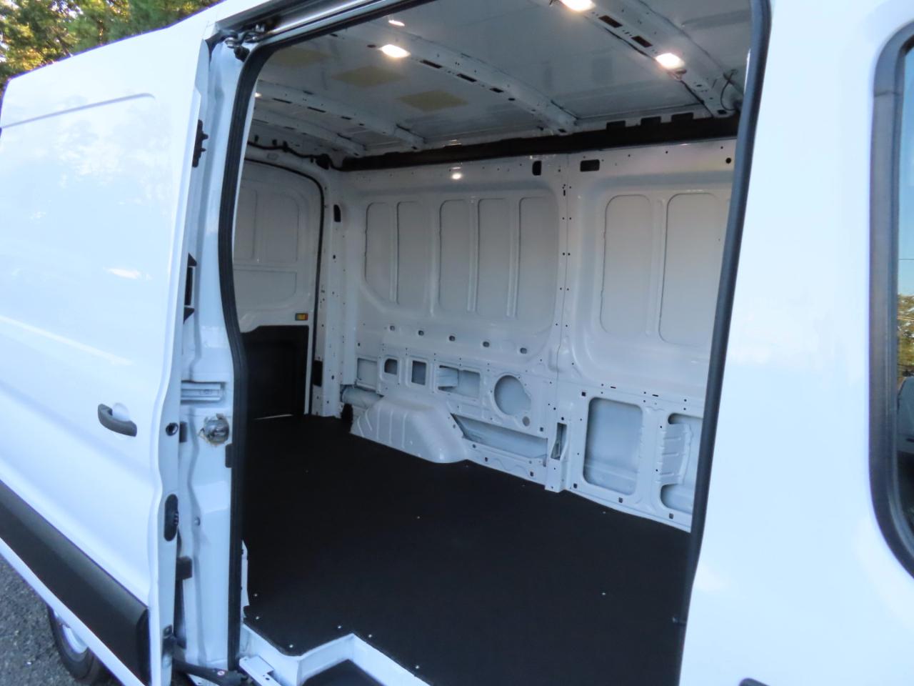 Ford Transit 250 Van Med. Roof w/Sliding Pass. 148-in. WB 2021