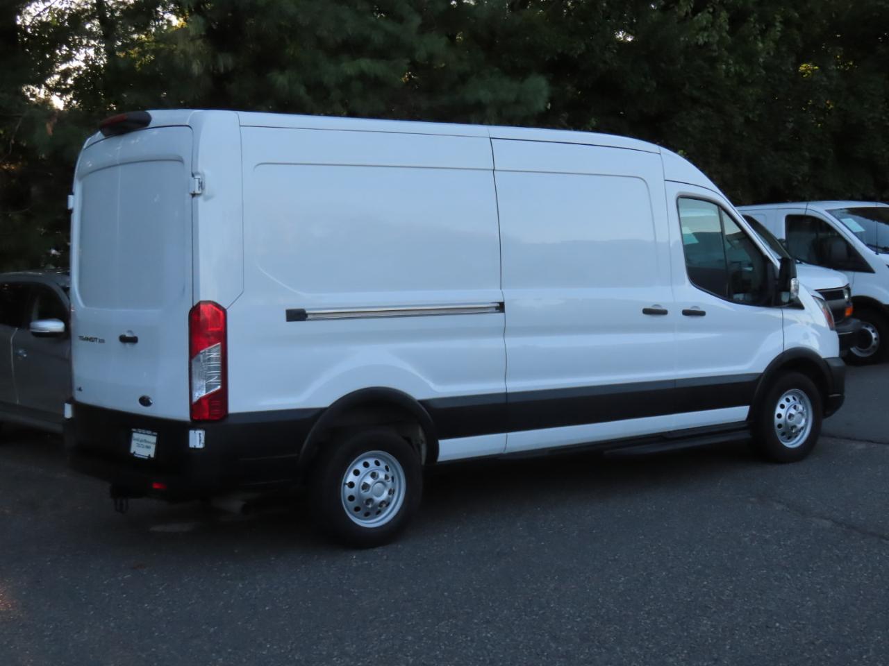 Ford Transit 250 Van Med. Roof w/Sliding Pass. 148-in. WB 2021