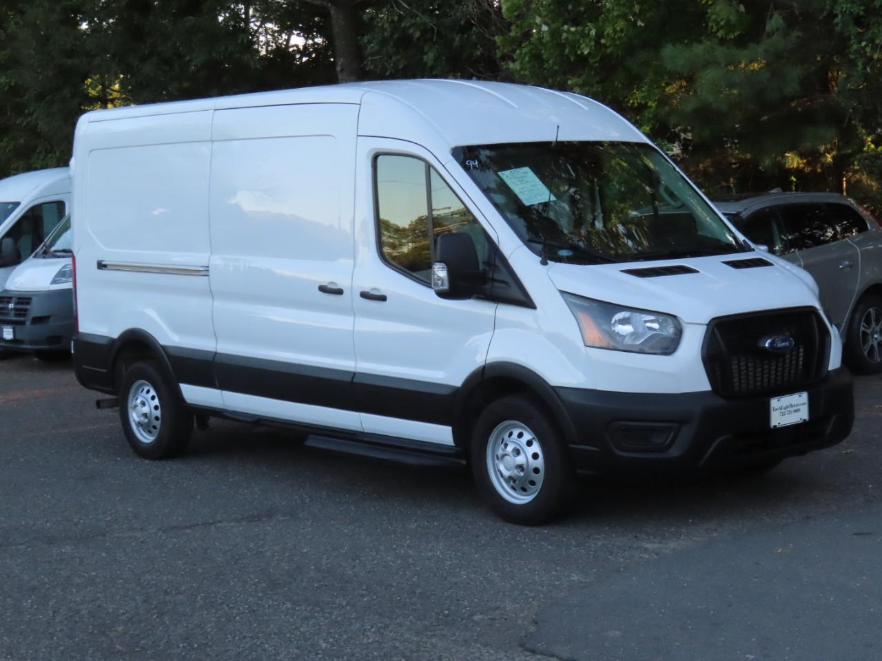 Ford Transit 250 Van Med. Roof w/Sliding Pass. 148-in. WB 2021