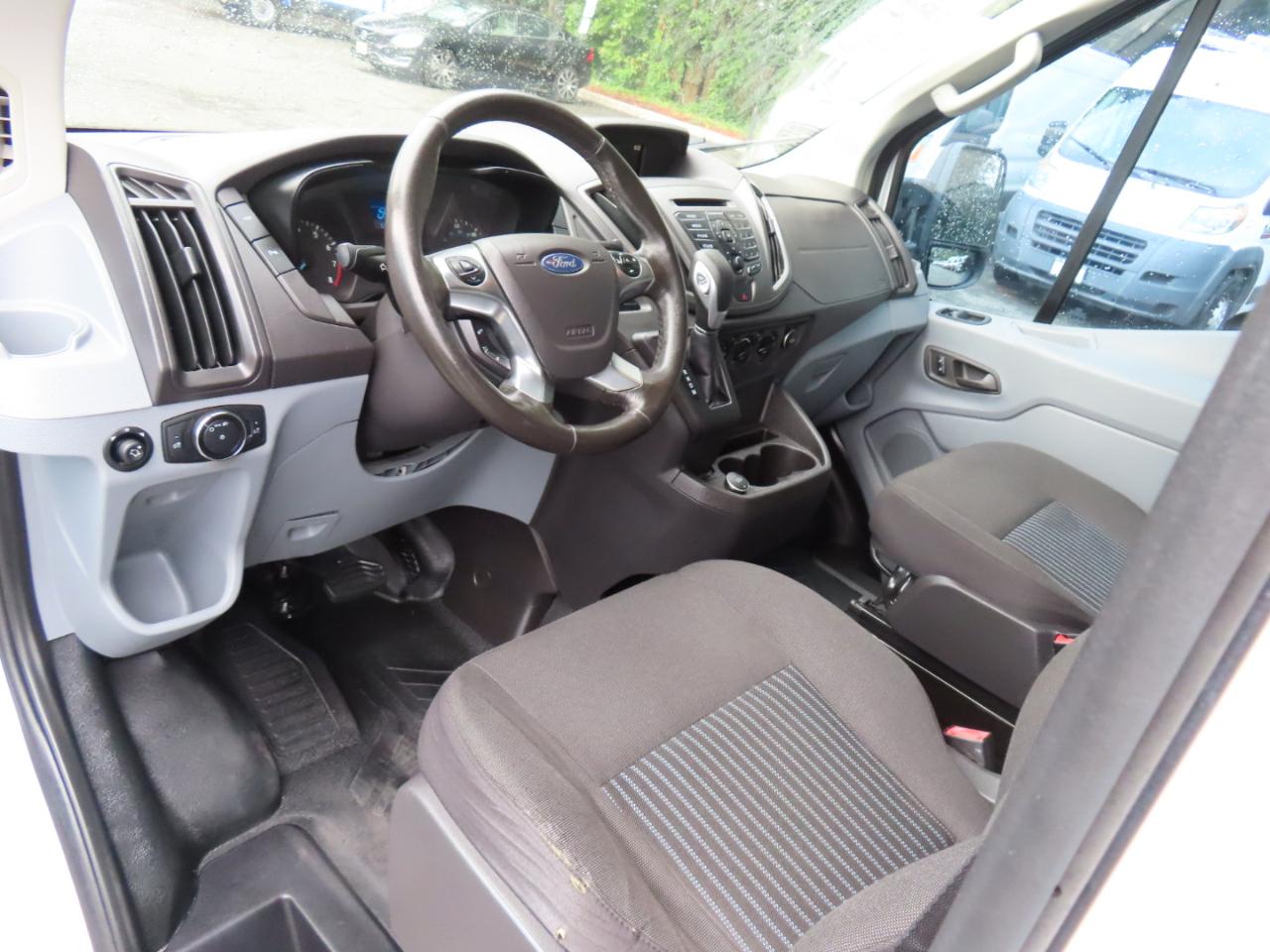 Ford Transit 150 Van Med. Roof w/Sliding Pass. 130-in. WB 2017